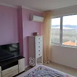 Sea View Apartment *