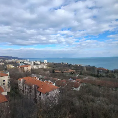 Sea View Apartment *