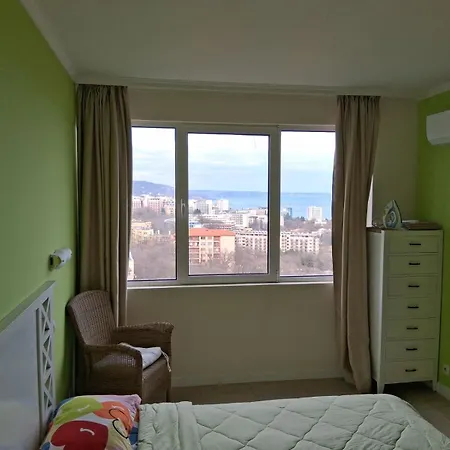 Sea View Apartment *