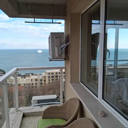 Sea View Apartment *